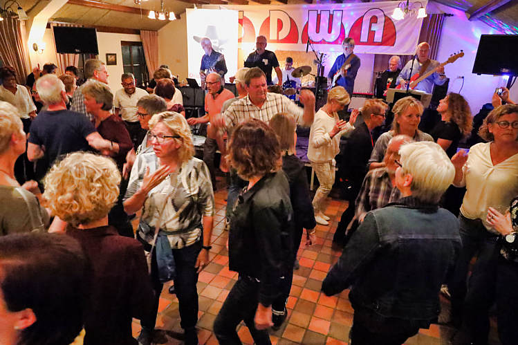 19 okt 2018 - SDWA terug naar de sixties avond met 'The Outlaws'_62